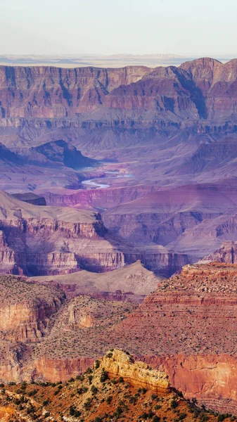 Composizione verticale Gola profonda Colorado River Cuts Through the Grand Canyon — Foto Stock