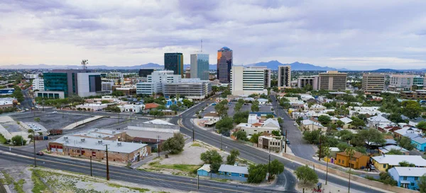 Zachmurzony niebo antena perspektywa centrum miasta Skyline Tucson Arizona — Zdjęcie stockowe