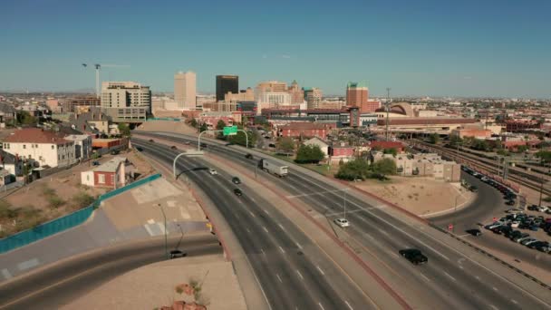 Vista Aérea Movendo Longo Tráfego Uma Estrada Texas Paso — Vídeo de Stock