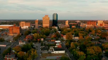 Şehir merkezindeki Skyline Lexington Ky binalarında hava görüntüsü doymuş güneş ışığı