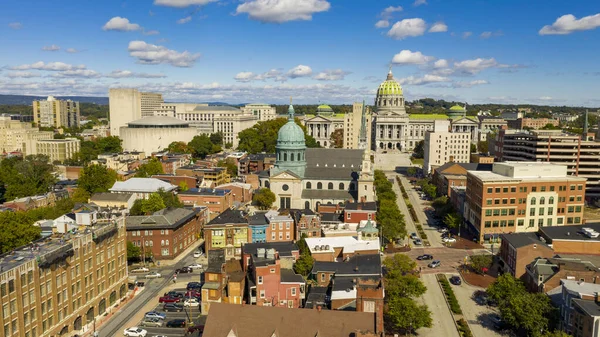 Harrisburg státní hlavní město Pensylvánie podél řeky Susquehanna — Stock fotografie