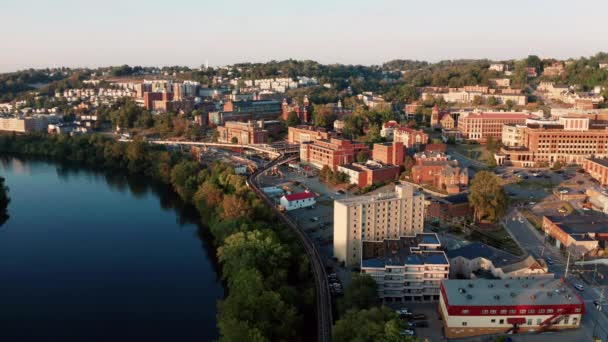 Tarde Tarde Sol Bate Edifícios Arquitetura Morgantown — Vídeo de Stock