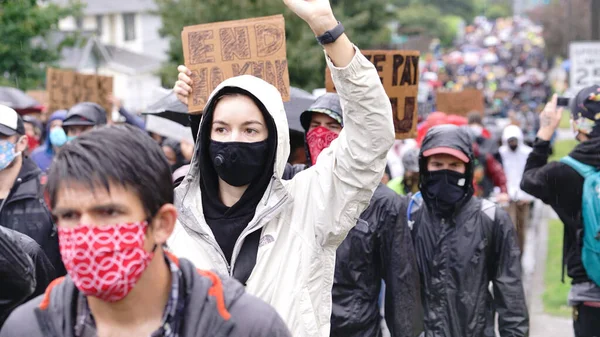 000 Black Lives Matter Manifestants Silencieux Seattle Pluie — Photo