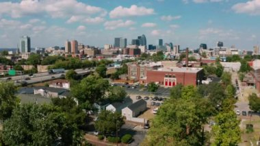 Ohio Nehri üzerindeki Louisville Kentucky Hava Perspektifi 4k UHD