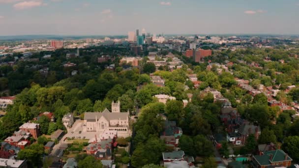 Luchtperspectief Boven Het Centrum Van Louisville Kentucky Aan Ohio River — Stockvideo