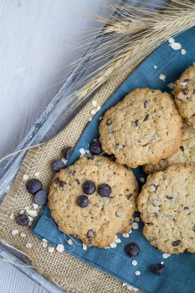 Soubor cookie ovesné s čokoládovými kousky zblízka Selektivní ostření — Stock fotografie