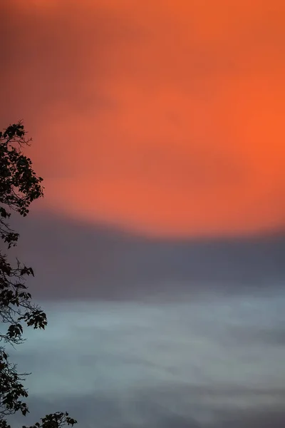 Grauer Scharlachroter Himmel Vor Sturm Sommerabend — Stockfoto