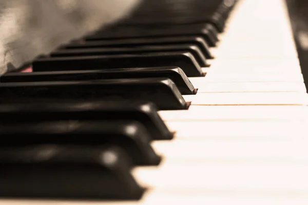 Chiusura Tasti Pianoforte Bianco Nero Seppia Luce — Foto Stock