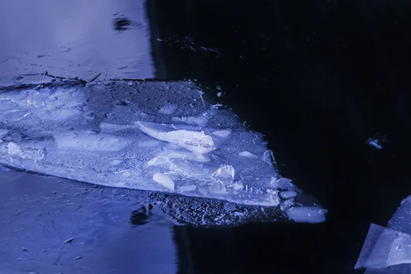 Ледяная нить в полутонах — стоковое фото