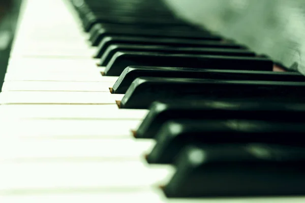 Close up piano keys — Stock Photo, Image