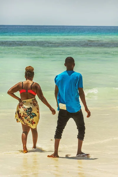 March 2020 Nungwi Zanzibar Tanzania Dark Skinned Girl Guy Sea — Stock Photo, Image