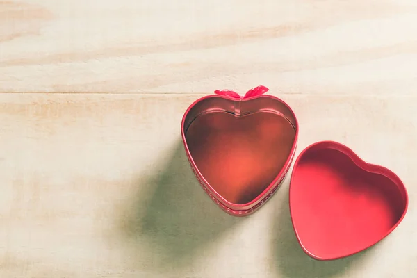 Fondo San Valentín Con Caja Abierta Forma Corazón Vacío Sobre — Foto de Stock