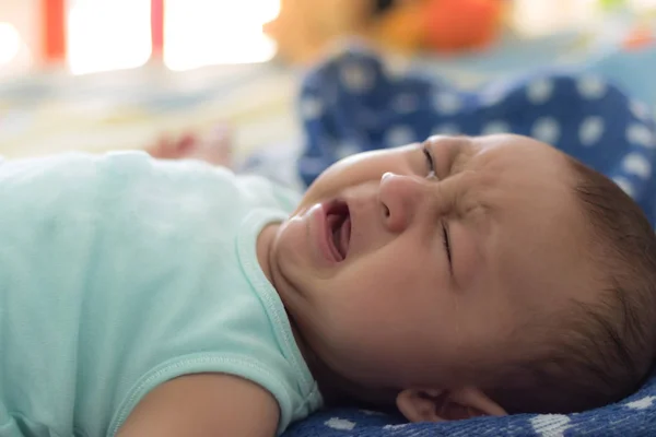Retrato Bebê Recém Nascido Bonito Chorando Criança Asiática Triste — Fotografia de Stock