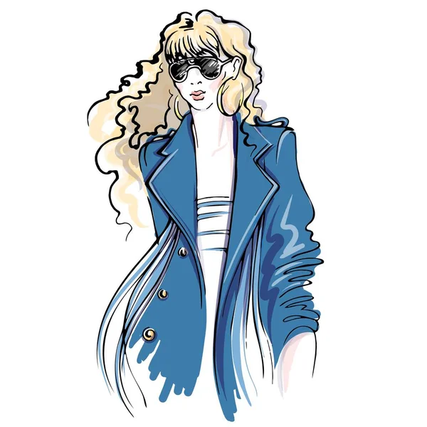 Sarı dalgalı uzun saçlı, mavi ceketli, güneş gözlüklü ve eşarplı bir kadın. Moda skeci. Tasarım veya illüstrasyon için beyaz ögeye izole edilmiş