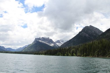 Waterton Lakes içinde, Alberta, Kanada