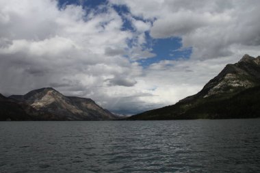 Waterton Lakes içinde, Alberta, Kanada