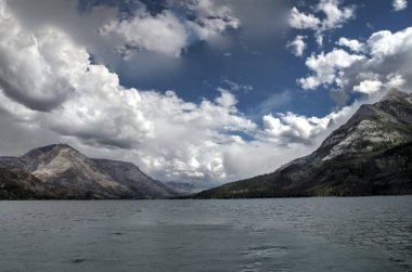 Waterton Lakes içinde, Alberta, Kanada