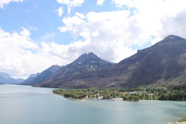Waterton Lakes içinde, Alberta, Kanada