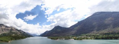 Waterton Lakes içinde, Alberta, Kanada