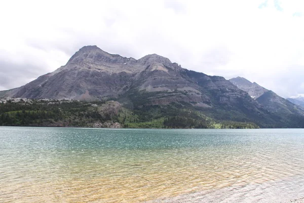 Waterton Lakes içinde, Alberta, Kanada