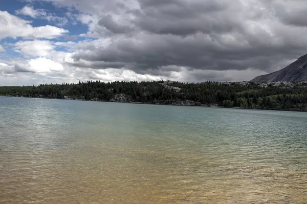 Waterton Lakes içinde, Alberta, Kanada