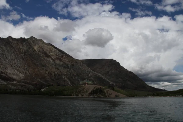 Waterton Lakes içinde, Alberta, Kanada