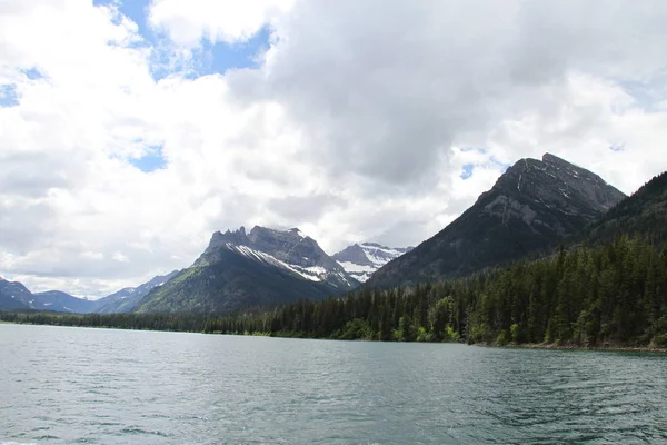 Waterton Lakes içinde, Alberta, Kanada