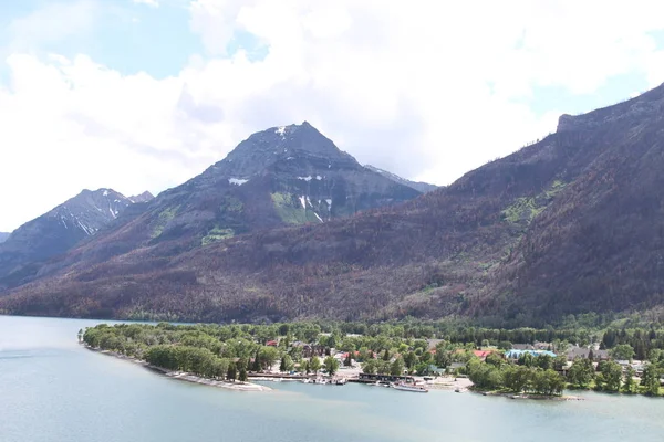 Waterton Lakes içinde, Alberta, Kanada