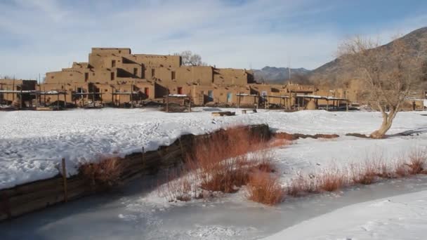 Пуебло Taos Нью Мексико Взимку — стокове відео