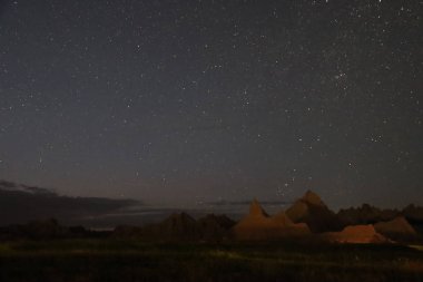 Badlands Milli Parkı'nda gece gökyüzü