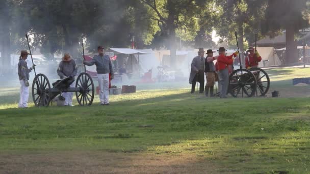 2019 Fresno Californië Het Naspelen Van Burgeroorlog — Stockvideo