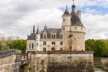 Giriş, Loire Valley, Fransa için köprü üzerinden Castle Chenonceau görünüm