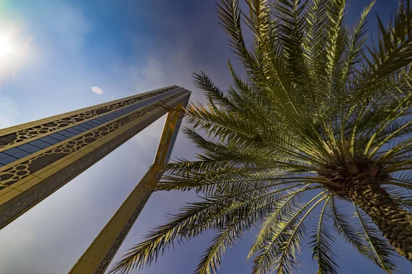Dubai, Birleşik Arap Emirlikleri - Jan.15, 2018: Dubai çerçeve Zabeel parkta bulunan bir dönüm noktası olduğunu.