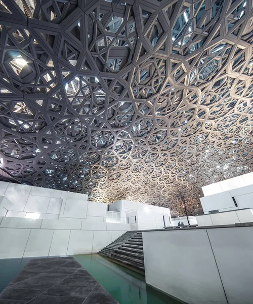 Louvre Abu Dhabi Emiratos Árabes Unidos Diciembre 2017 Interior Del — Foto de Stock