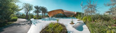 Kelebek Adası, Sharjah, Birleşik Arap Emirlikleri - 2, 2018: Fuar Pavyonu merkezinde park. Panorama.