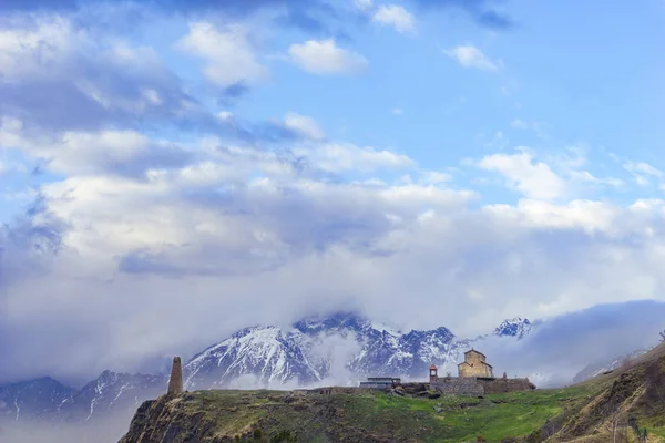Güzel dağ manzarası, Mtsheta-Mtianeti, Georgia, May.2017