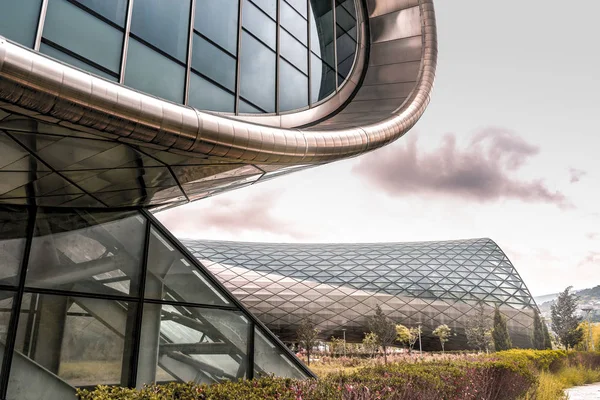 Tiflis, Gürcistan - May.3, 2017: Tiflis müzik tiyatro ve Sergi Salonu. Rhika Park eski Tiflis kültür sitesi