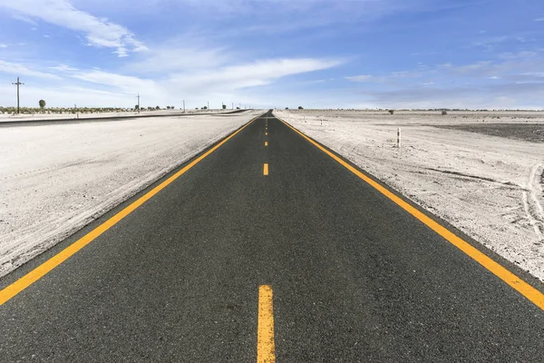 Smooth Road Stretching Far Empty Horizon — Stock Photo, Image