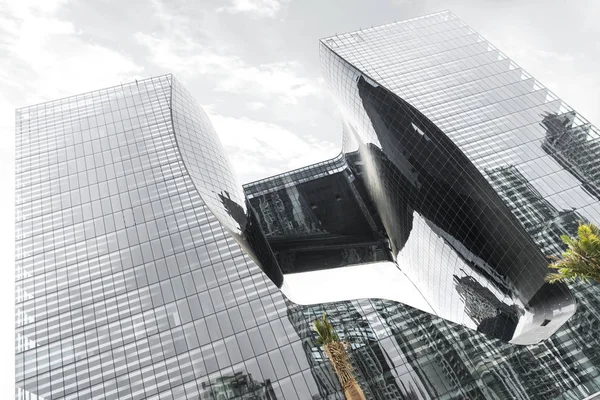 Opus - ilk bina Dubai, büyük mimar Zaha Hadid