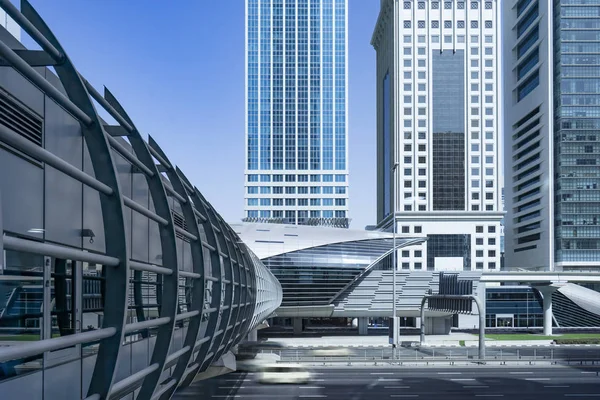 Dubai'nin iş-cadde ve taşıma. Cityscape. Dubai, Birleşik Arap Emirlikleri, Jun.2018 — Stok fotoğraf