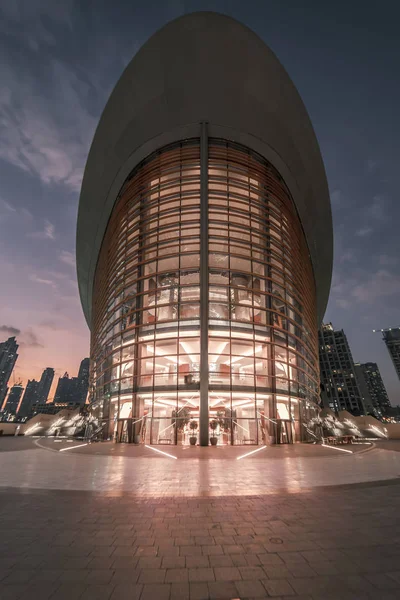 Dubai Operası - Güzel modern Bina, Dubai, Birleşik Arap Emirlikleri, Ocak.2018