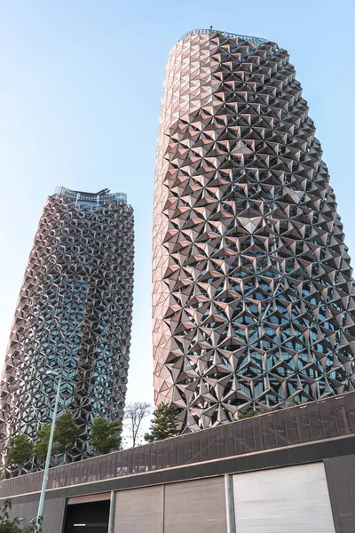 Al Bahr Kuleleri - Modern, enerji tasarruflu, otomatik güneş panjurlu yenilikçi mimari, Abu Dabi