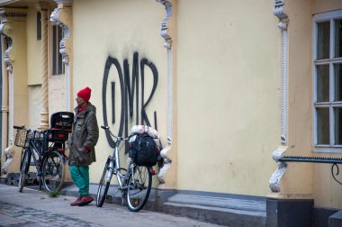 Hamburg / Almanya - 09 06 2018: Hamburg, Almanya 'da Yürüyüş. Şehir görünümü. 