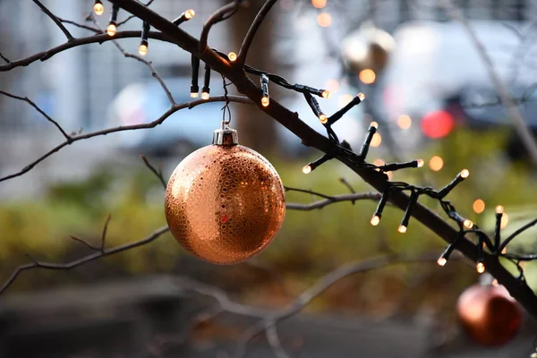 Sluitingen Van Glanzend Kerstbal — Stockfoto