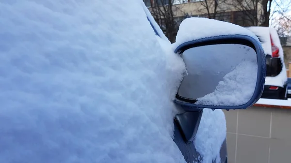 Närbild Bilen Täckt Med Snö Vintern — Stockfoto