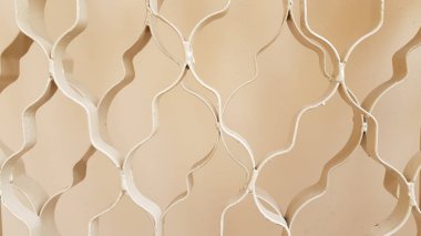 Bej metalik çerçeve deseni