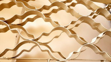 Bej metalik çerçeve deseni