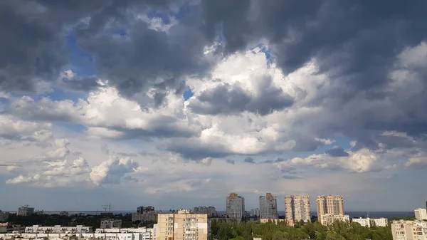 Paysage Urbain Avec Temps Nuageux — Photo