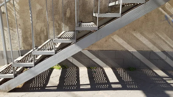 Detalhes Edifício Com Sombras Luzes — Fotografia de Stock