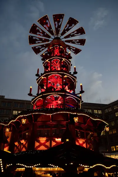 Berlim Alemanha Novembro 2018 Pirâmide Natal Mercado Natal Alexanderplatz — Fotografia de Stock